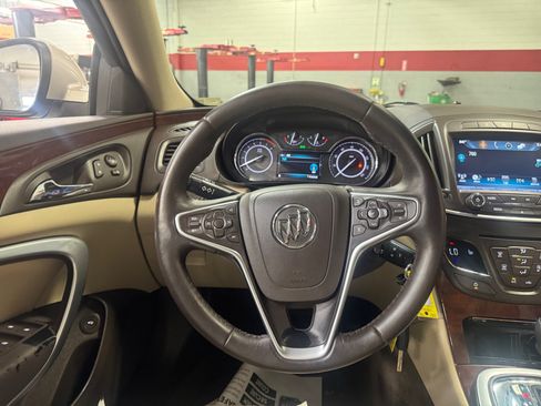 Used 2016 Buick Regal FWD image 9