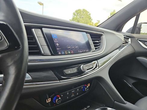 Certified 2024 Buick Enclave Essence w/ Experience Buick Package FWD image 24