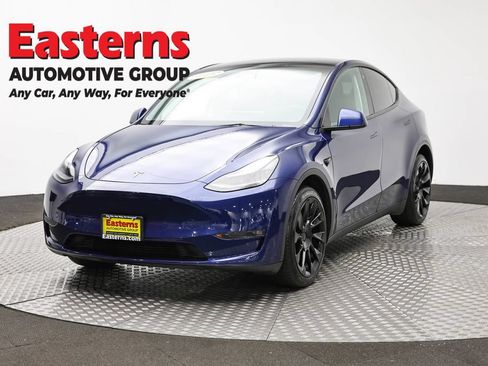 Used 2023 Tesla Model Y Long Range AWD/4WD image 1