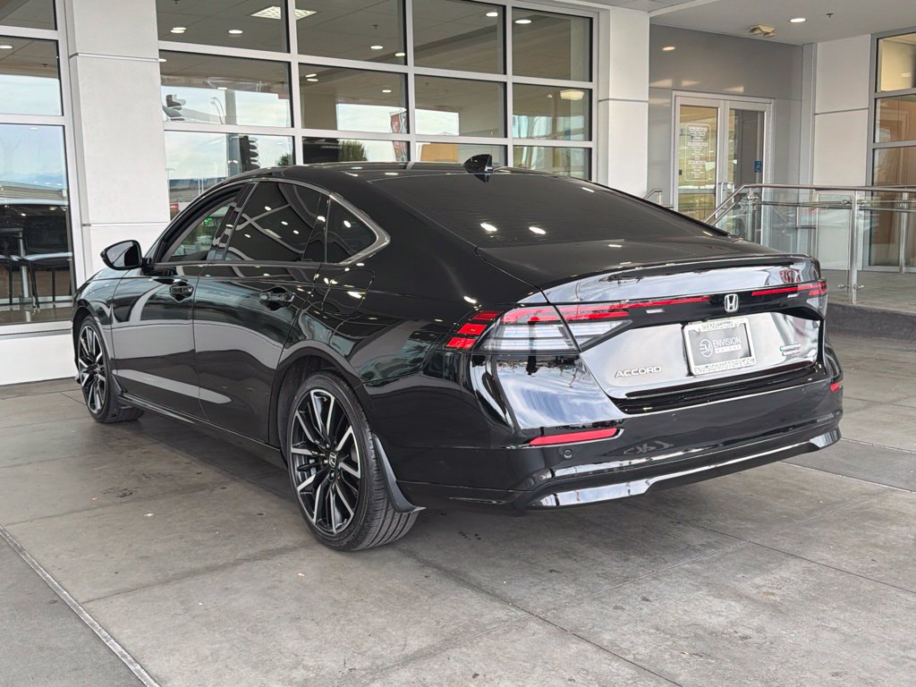 Used 2024 Honda Accord Touring image 9