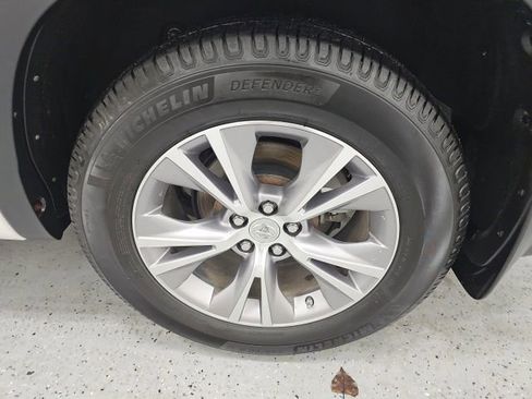 Used 2014 Toyota Highlander XLE image 10