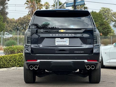 New 2025 Chevrolet Suburban Premier image 5