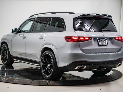 Used 2026 Mercedes-Benz GLS 580 4MATIC image 2