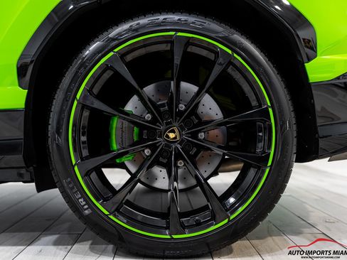 Used 2022 Lamborghini Urus AWD/4WD image 81