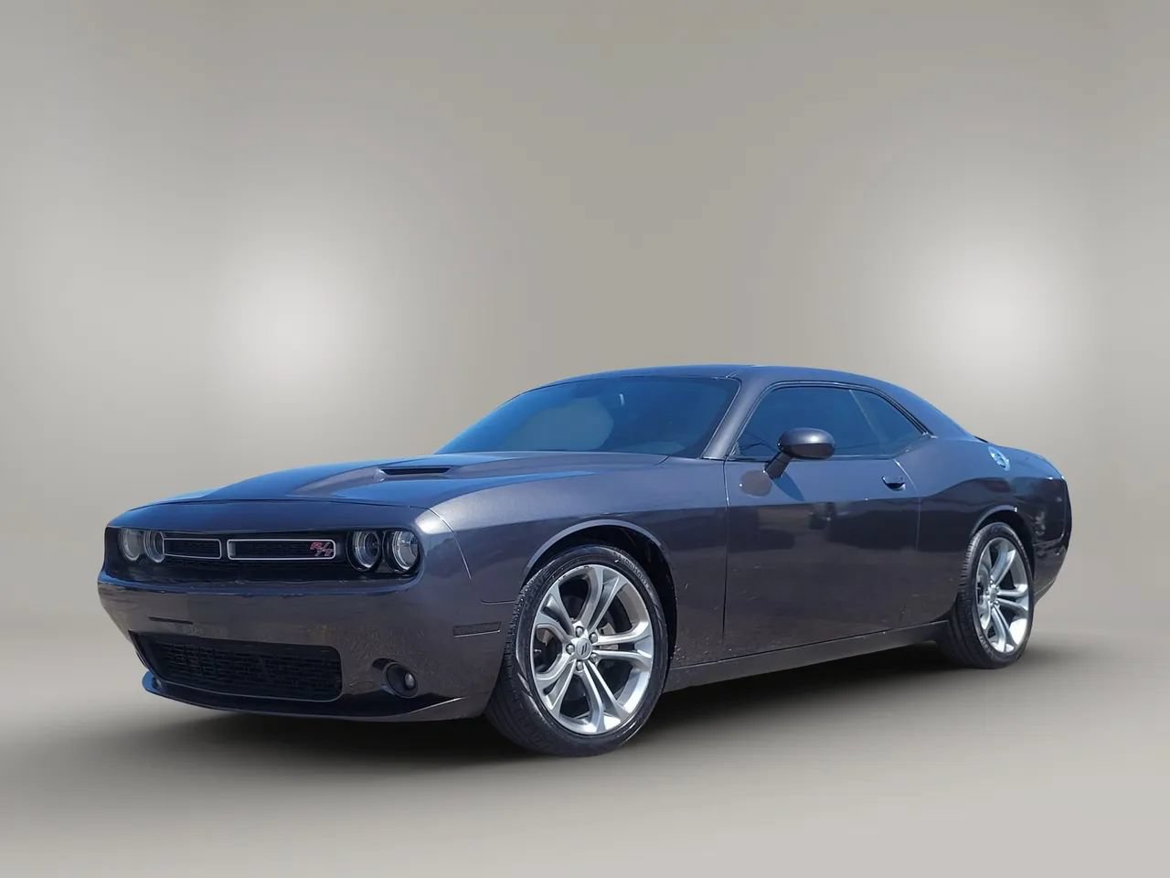 Used 2020 Dodge Challenger R/T RWD image 2