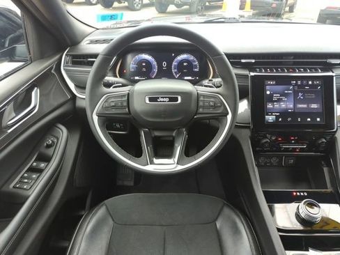 Used 2023 Jeep Grand Cherokee L Altitude image 17