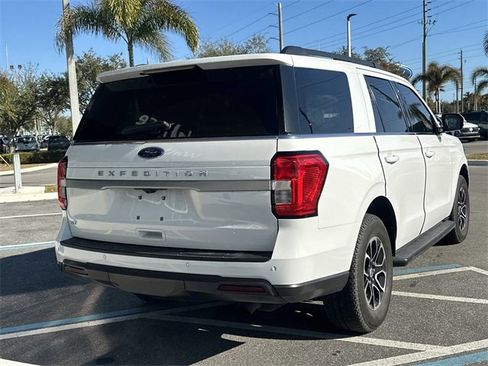 Used 2022 Ford Expedition XLT image 6