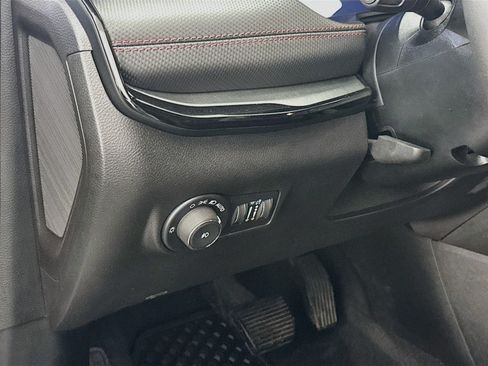Used 2025 Jeep Compass Trailhawk AWD/4WD image 17
