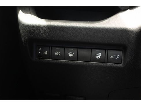 Used 2019 Toyota RAV4 XLE Premium w/ Cold Weather Package AWD/4WD image 28