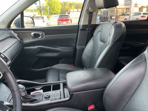 Used 2023 Kia Sorento S w/ Panoramic Sunroof Package AWD/4WD image 10