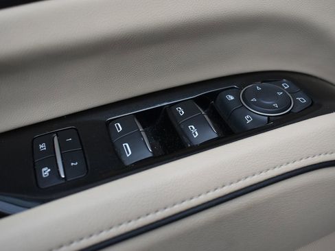 Used 2023 Cadillac Escalade ESV Premium Luxury w/ Performance Package AWD/4WD image 25