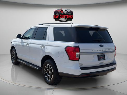 Used 2023 Ford Expedition XLT AWD/4WD image 5