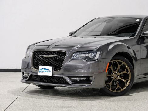 Used 2017 Chrysler 300 S w/ S Model Appearance Package image 10