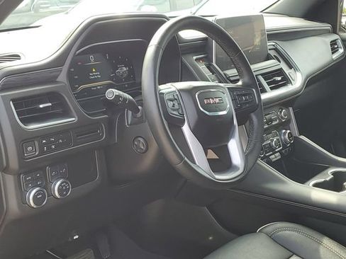Used 2023 GMC Yukon SLT w/ SLT Premium Package AWD/4WD image 11