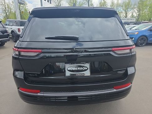 New 2026 Jeep Grand Cherokee Summit w/ Obsidian Package image 4