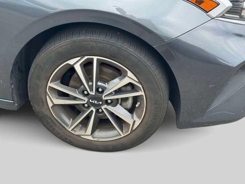 Used 2023 Kia Forte LXS w/ LXS Technology Package FWD image 7
