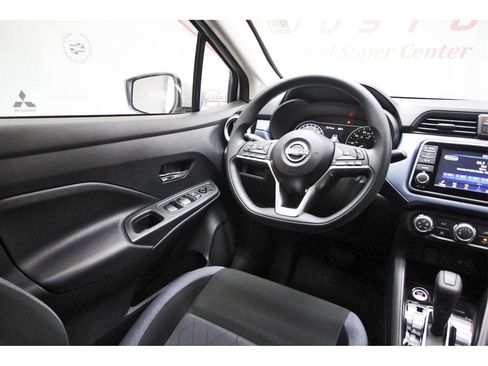 Used 2025 Nissan Versa SV w/ Trunk Package image 6