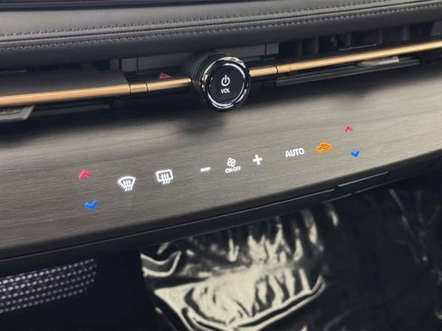 Used 2025 Nissan Ariya AWD image 14