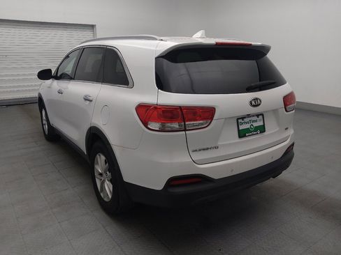 Used 2018 Kia Sorento AWD image 5
