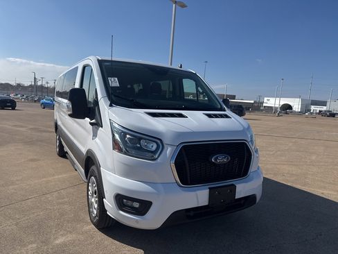 Used 2023 Ford Transit 350 XLT image 2
