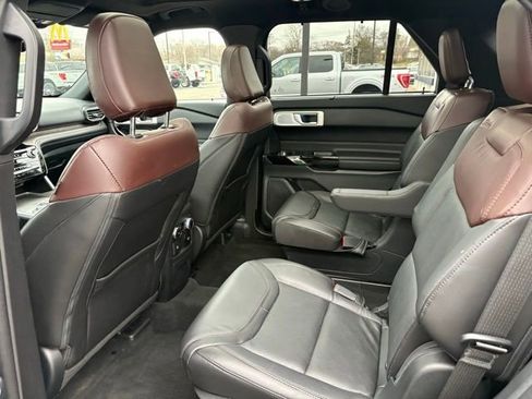 Used 2023 Ford Explorer Platinum w/ Technology Package image 18