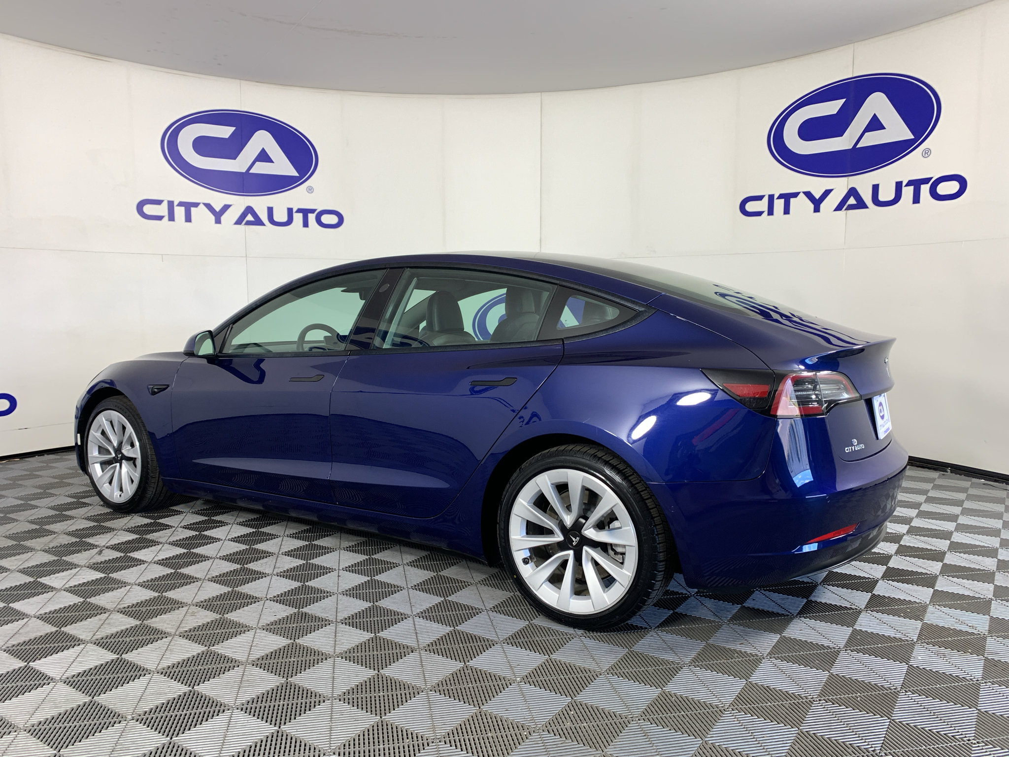 Used 2022 Tesla Model 3 Long Range AWD/4WD image 5