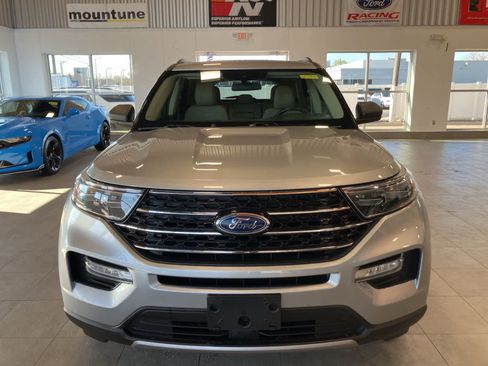 Used 2020 Ford Explorer XLT w/ Equipment Group 202A image 2