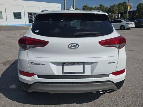 Used 2018 Hyundai Tucson Sport FWD image 3