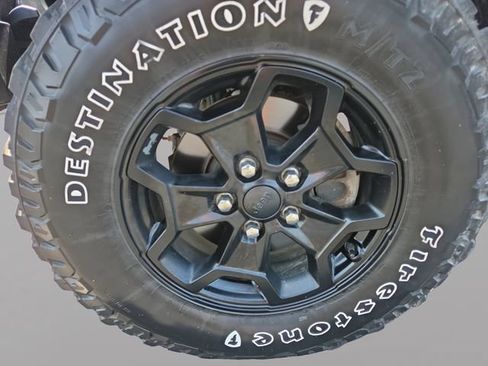 Used 2021 Jeep Gladiator Sport AWD/4WD image 38