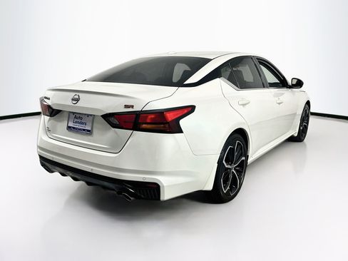 Used 2024 Nissan Altima 2.5 SR w/ SR Premium Package FWD image 5