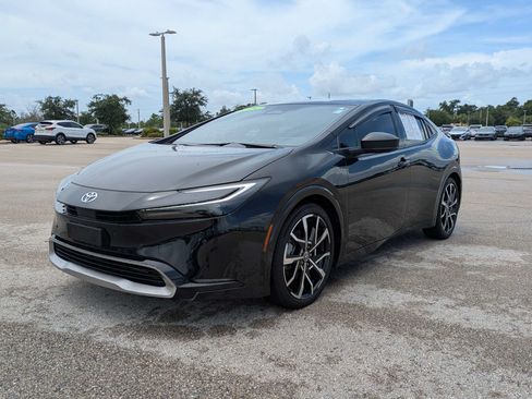 Used 2024 Toyota Prius Prime FWD image 9