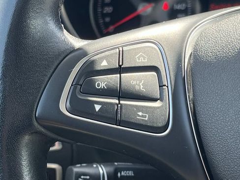 Used 2019 Mercedes-Benz GLC 350e 4MATIC image 36