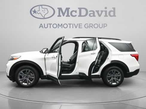 Used 2023 Ford Explorer XLT w/ Equipment Group 202A AWD/4WD image 42