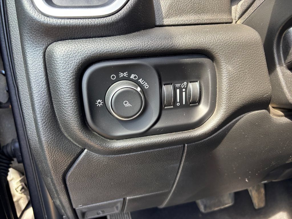 Used 2020 RAM 2500 Big Horn AWD/4WD image 28