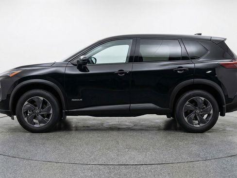 Used 2025 Nissan Rogue SV image 5