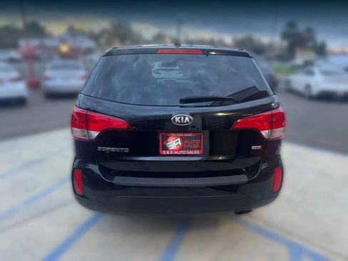 Used 2014 Kia Sorento LX image 5