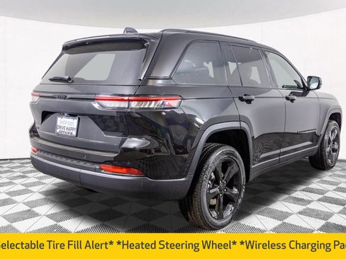 New 2025 Jeep Grand Cherokee Altitude image 10