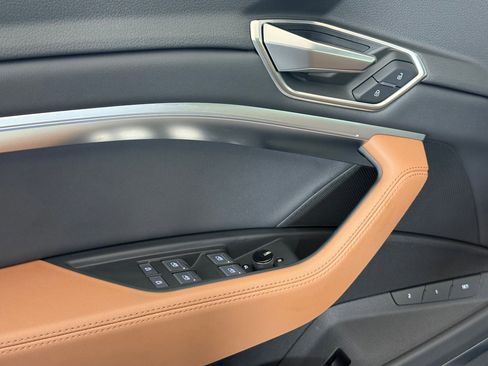 Used 2023 Audi e-tron Premium Plus w/ Premium Plus Package image 14