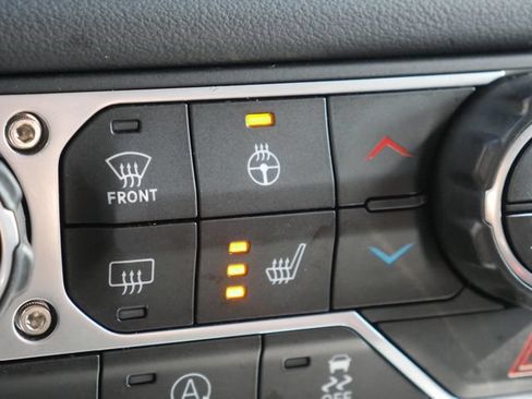 Used 2025 Jeep Wrangler Unlimited Sahara AWD/4WD image 4