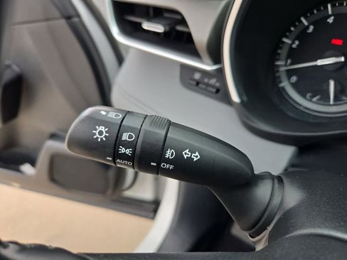 Used 2021 Toyota Highlander XLE FWD image 27