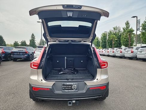 Used 2023 Volvo XC40 Recharge Ultimate w/ Protection Package Premier AWD/4WD image 16