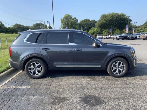 Used 2022 Kia Telluride EX w/ Towing Package FWD image 5