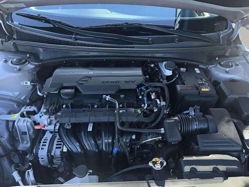 Used 2024 Hyundai Elantra SEL image 16