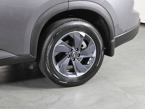 Certified 2025 Nissan Rogue SV FWD image 15