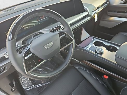 New 2026 Cadillac Vistiq Luxury w/ LPO, Floor Liner Package image 17