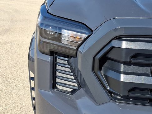 New 2026 Toyota Tacoma SR5 image 9