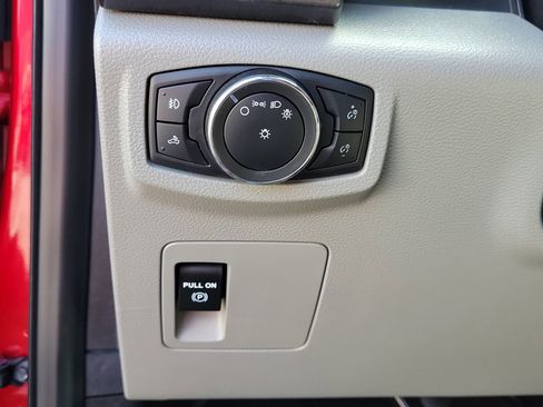 Used 2016 Ford F150 XLT RWD image 16
