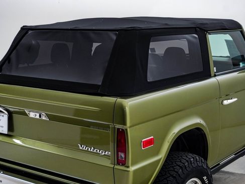 Used 2024 Ford Bronco Black Diamond image 15