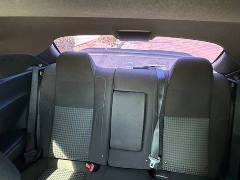 Used 2018 Dodge Challenger SXT image 7