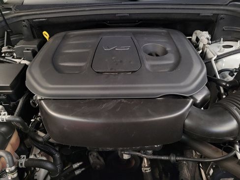 Used 2019 Jeep Grand Cherokee Laredo image 30